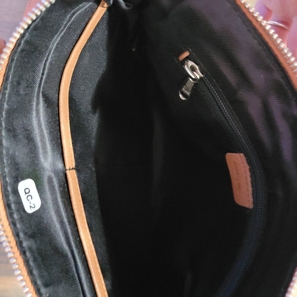 Wise Owl Genuine Nappa Leather Crossbody Bag - Picture 6 of 6